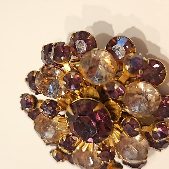 Vintage Purple & Lavender Rhinestones on Goldtone 1 1/2" Dia. Brooch - Picture 2 of 6